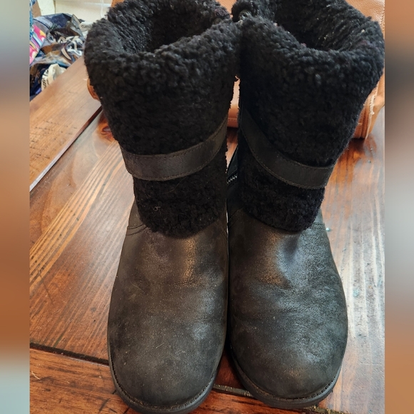 UGG Black and Dark Gray Blayre 11 Winter Boots Size 8.5 - Picture 2 of 9